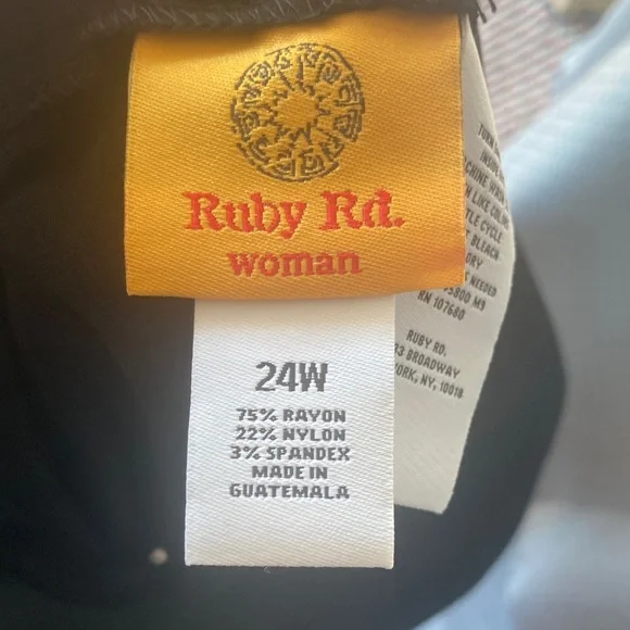 Ruby Rd black short pull on short with stretch slimming contour waistband 24W - Picture 9 of 17